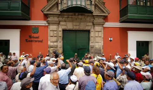 Piden que Boluarte cumpla con su promesa de elevar, aunque sea en S/100, la pensión mínima. Foto: Archivo LR / Hernán Hernández Piden que Boluarte cumpla con su promesa de elevar, aunque sea en S/100, la pensión mínima. Foto: Archivo LR / Hernán Hernández
