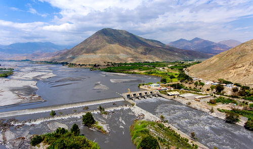 Chinecas tiene previsto derivar agua del río Santa para irrigación de tierras agrícolas. Foto: Proinversión Chinecas tiene previsto derivar agua del río Santa para irrigación de tierras agrícolas. Foto: Proinversión
