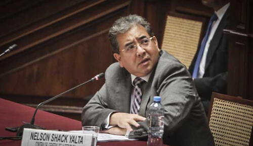 En dos vehículos vigilaban la vivienda del contralor general de la República, los cuales se encontraban a nombre de una empresa de fachada de la DINI. Foto: Giancarlo Contreras/LR Nelson Shack