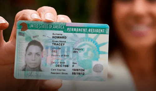 El costo estándar de una solicitud de ciudadanía americana es de 725 dólares. Foto: Miami Diario Green Card, Estados Unidos
