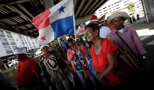 La Caja de Seguro Social instó a los jubilados y pensionados a elegir transferencias bancarias como método de pago. Foto: EFE Calendario de pagos para jubilados y pensionados | CSS | Panamá