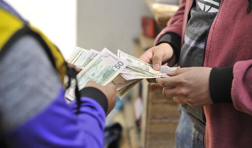 Dólar rompió umbral de S/3,80 en esta semana. Foto: La República Dólar rompió umbral de S/3,80 en esta semana. Foto: La República