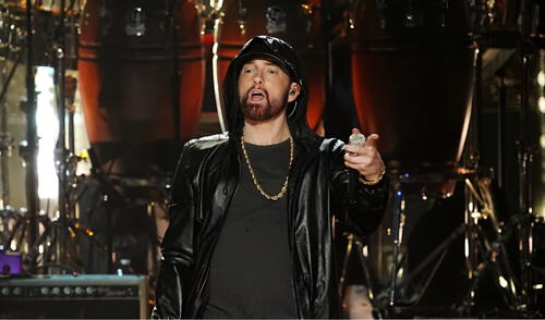 Eminem vuelve a los escenarios de los MTV VMA's tras el lanzamiento de su último álbum, "The Death of Slim Shady: Coup de Grace" (Shady Records) larepublica.pe