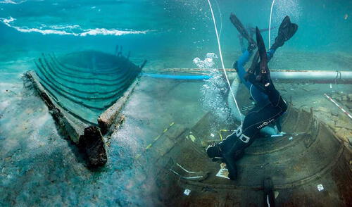 El pecio fenicio Mazarrón II ha sido rescatado en Murcia tras 2.600 años en el fondo del Mediterráneo, marcando un hito en la arqueología subacuática española. Foto: composición LR/El País/CARM pecio fenicio Mazarrón II, Murcia, España, descubrimiento