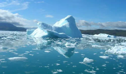 El océano Ártico se extiende alrededor del polo norte. Foto: Kavring