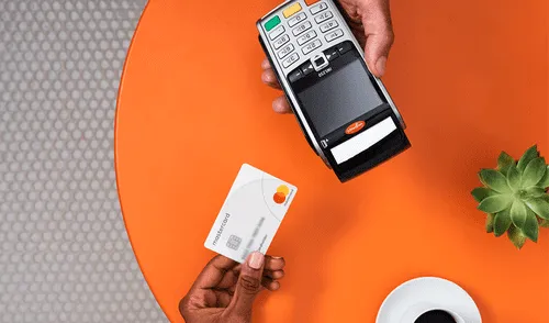 Son varias las funcionalidades de ciberseguridad que están impulsadas con inteligencia artificial para detectar intentos de fraude a gran escala.