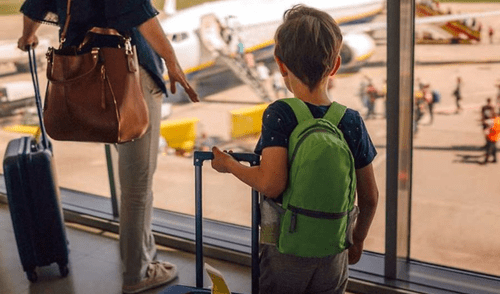 Modificación del artículo 111 del Código de los Niños y Adolescentes, aprobado mediante la Ley 27337. Foto: Andina. Congreso, El Peruano, viajes al extranjero