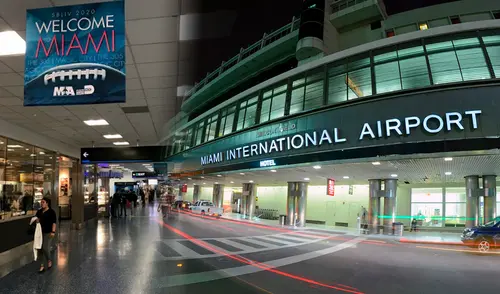 Florida, vuelos baratos, aerolíneas, Spirit Airlines, Frontier Airlines, boletos desde $49, viajes económicos 2025