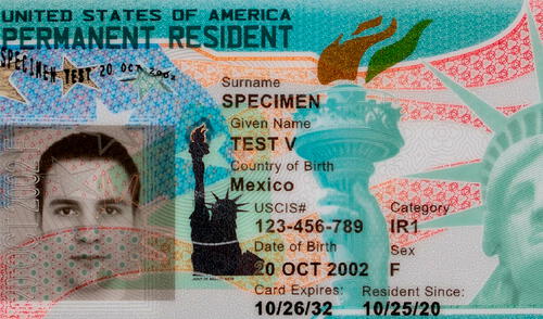 La Green Card es un documento que otorga la residencia permanente en Estados Unidos, pero su obtención está sujeta a ciertos requisitos de salud.