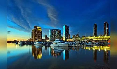 Estados Unidos, como nación de primer nivel, destaca gracias a sus ciudades desarrolladas. Foto: Composición LR/CDN Las 4 coloridas ciudades de California, las mejores ciudades del mundo, ranking