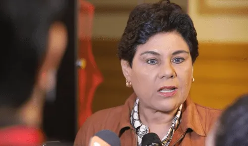 Congresista Yarrow propone la modificación de la norma que otorga beneficios a las personas mayores. Foto: Congreso Congresista Yarrow propone la modificación de la norma que otorga beneficios a las personas mayores.