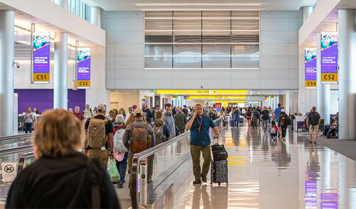 Un "shutdown" del gobierno de Estados Unidos ocurre cuando el Congreso no aprueba un proyecto de ley de financiamiento a tiempo. Foto: Univisión Un "shutdown" del gobierno de Estados Unidos ocurre cuando el Congreso no aprueba un proyecto de ley de financiamiento a tiempo.