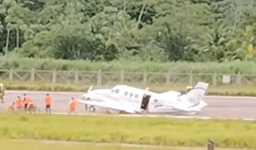 Así terminó la avioneta en medio de la pista de aterrizaje. Foto: Captura Canal N Avioneta en Pucallpa