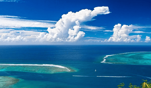 El océano Pacífico tiene más islas que cualquier otro océano en el mundo, con cerca de 25.000 repartidas a lo largo de su enorme superficie. Foto: El Mundo. El océano Pacífico tiene más islas que cualquier otro océano en el mundo, con cerca de 25.000 repartidas a lo largo de su enorme superficie.