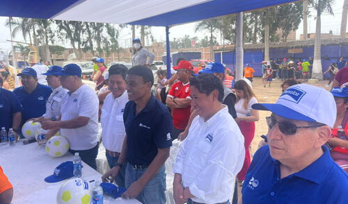 El evento, lleno de color y alegría, incluyó un pasacalle con directivos de Pomalca y la inauguración con Teofilo "El Nene" Cubillas. Fuente: Difusión. Inaugura vacaciones útiles 2025 en Azucarera Pomalca.