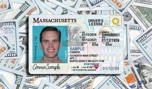 El Registro de Vehículos de Motor (RMV) ha implementado exenciones en las tarifas, permitiendo que ciertos grupos obtengan su licencia de conducir gratis. Foto: Composición LR El Registro de Vehículos de Motor (RMV) ha implementado exenciones en las tarifas, permitiendo que ciertos grupos obtengan su licencia de conducir gratis. Foto: Composición LR