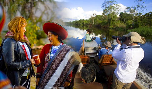Perú ha sido reconocido como el "Mejor destino sostenible" por la revista china Voyage, destacándose por sus esfuerzos en proteger el patrimonio cultural y natural. Foto: composición LR/Propmperu El país de América Latina elegido como "el mejor destino sostenible" por la prestigiosa revista china Voyage