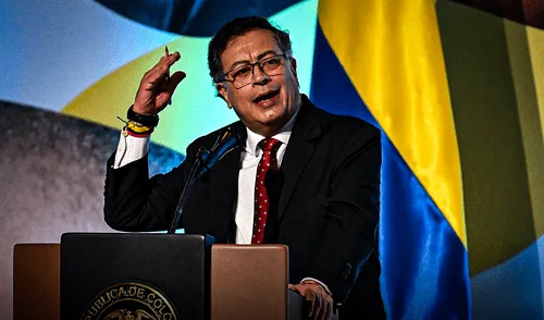 La decisión de Gustavo Petro de suspender el diálogo con el ELN representa un golpe significativo para los esfuerzos de paz en Colombia. Foto: AFP. Petro suspende negociaciones de paz con ELN tras escalada de violencia