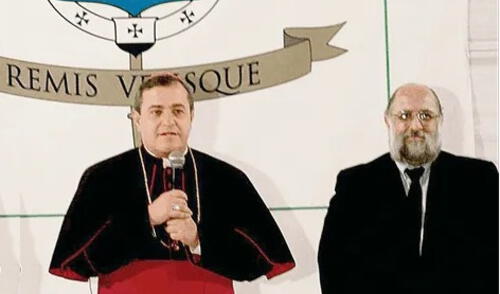 El fundador del Sodalicio (derecha), Luis Figari Rodrigo, junto con uno de sus principales colaboradores, el arzobispo José Eguren Anselmi. Crédito: La República. larepublica.pe