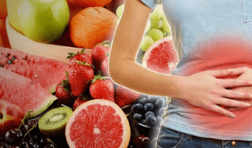 Esta fruta te ayudará a combatir los problemas intestinales y de estreñimiento. Foto: composición LR/Andina frutas y persona con problemas estomacales