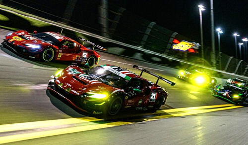 La famosa carrera de automovilismo de resistencia arranca en Florida. Composición: Lr/ESPN Horarios y canales para ver la carrera 24 horas Daytona 2025