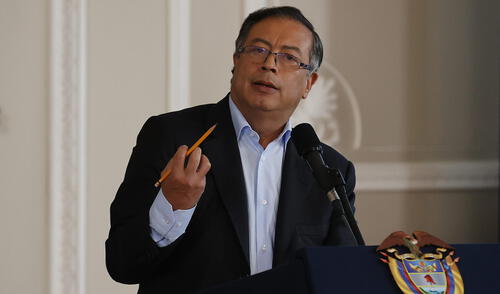Gustavo Petro desafía a Trump y reafirma la soberanía de Colombia ante sanciones. Foto: EFE Gustavo Petro desafía a Trump y reafirma la soberanía de Colombia.