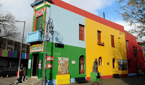 Esta es la única calle de las 10 más hermosas del mundo en Sudamérica. Foto: Clarin. com Caminito es la única calle de las 10 más hermosas del mundo en Sudamérica.