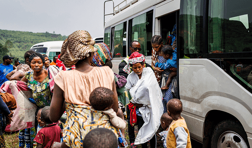 Los enfrentamientos en la República Democrática del Congo aumentan el peligro de fuga de muestras que podrían desencadenar una crisis sanitaria. Foto: AFP. Advierten sobre riesgo de propagación de ébola debido a combates cerca de laboratorio en Congo