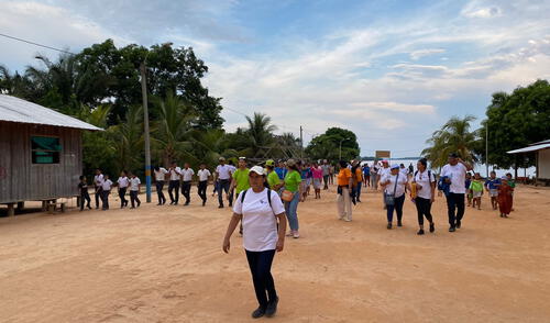 En 2024, más de 15,000 estudiantes fueron capacitados en prácticas sostenibles, desarrollando proyectos alineados con la ODS y reduciendo 24 toneladas de CO2 mediante reciclaje. Innova School apuesta por la sostenibilidad.