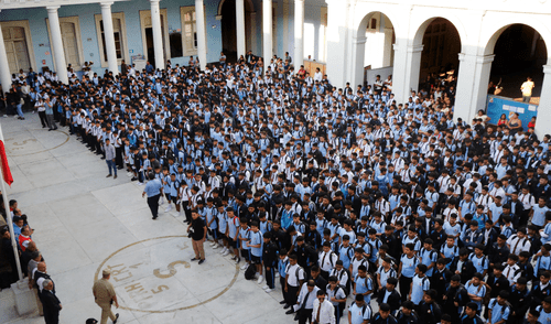 Escolares aún no saben si acudirán a los colegios los sábados. Foto: La República Escolares aún no saben si acudirán a los colegios los sábados.