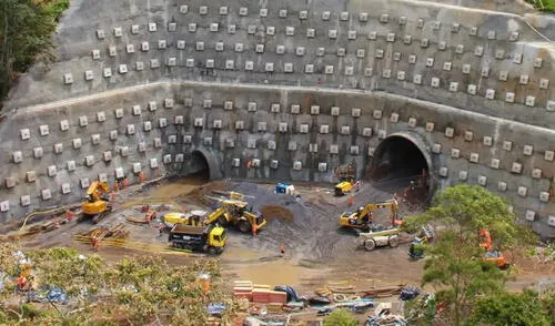 La vía, con 9,84 kilómetros de longitud, será el túnel más largo de Latinoamérica cuando se complete. Foto: Noticias RCN El proyecto al que un gobierno de Latinoamérica le quitó 181 millones de dólares claves para su culminación