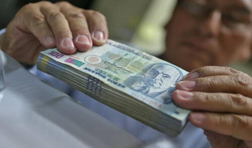 Gobierno aumentó el sueldo mínimo en Perú beneficiando a diversos trabajadores que ganan RMV.