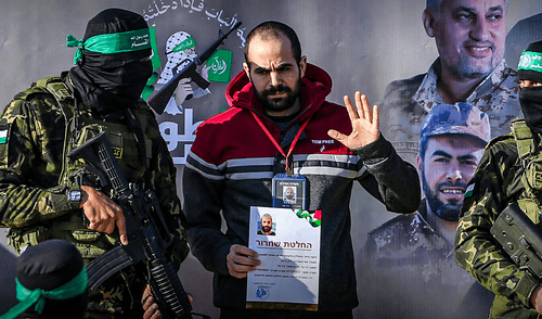 Desde el inicio de la tregua en enero, Hamás ha liberado 18 rehenes a cambio de cerca de 400 palestinos en cárceles israelíes, buscando así avanzar en el alto el fuego y la reconstrucción. Foto: AFP Desde el inicio de la tregua en enero, Hamás ha liberado 18 rehenes a cambio de cerca de 400 palestinos en cárceles israelíes, buscando así avanzar en el alto el fuego y la reconstrucción.