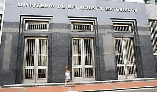excanciller Miguel Rodríguez Mackay calificó como "fascista" el "certificado de pobreza" solicitado por la Cancillería. Foto: El Peruano