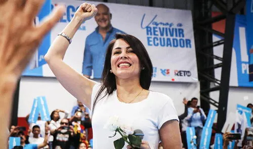 Luisa González, del Movimiento Revolución Ciudadana, se perfila como una de las principales candidatas en las elecciones en Ecuador 2025. Foto: AFP Luisa González, la correista que podría arrebatarle la reelección a Daniel Noboa en las elecciones 2025 en Ecuador