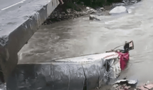 Dos menores se encuentran entre los desaparecidos por accidente. Foto: Difusión Accidente en Apurímac