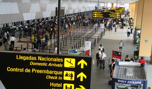 Aeropuerto jorge chávez El Aeropuerto Internacional Jorge Chávez lideró el tráfico aéreo con 24,5 millones de pasajeros. Aeropuerto jorge chávez El Aeropuerto Internacional Jorge Chávez lideró el tráfico aéreo con 24,5 millones de pasajeros.