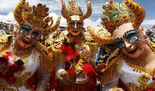 Puno celebra a su santa patrona. Con devoción, coloridos trajes, presentaciones elaboradas y mucha fe. Foto: Liubomir Fernández.