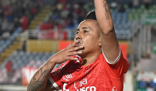 Christian Cueva renovó con Cienciano por todo el 2025, pero con el objetivo de volver a jugar en Europa.