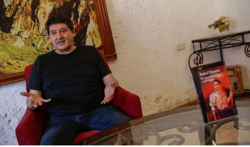 Rafael Dummet dio un discurso sobre los constantes golpes realizados a la cultura en el Perú | Foto: La República Rafael Dummet dio un discurso sobre los constantes golpes realizados a la cultura en el Perú