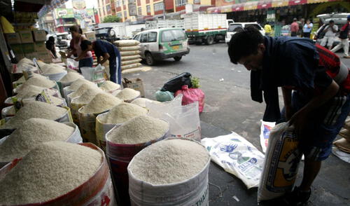 Una línea de producto alimenticio afectado por el comercio ilícito es el arroz. Una línea de producto alimenticio afectado por el comercio ilícito es el arroz.