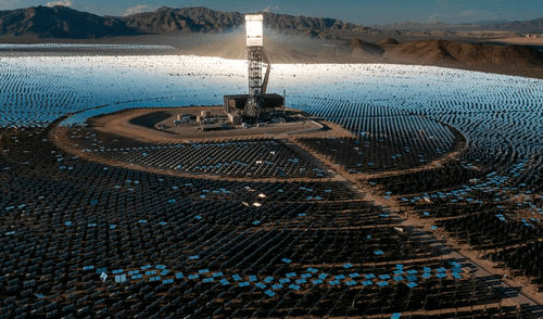 La planta solar de Ivanpah recibió el apoyo del gobierno de Estados Unidos a través de 1.600 millones de dólares.