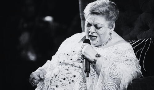 Confirman muerte de La cantante Paquita la del Barrio a sus 77 años.