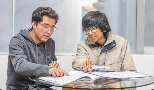 Jóvenes podrán ganar beca para estudiar a trvés del programa Beca Perú 2025. Foto: difusión larepublica.pe