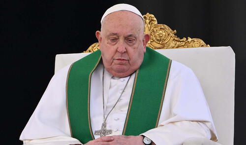 El papa Francisco, de 88 años, está aquejado de una neumonía bilateral y aún presenta un cuadro clínico "complejo", anunció este martes El Vaticano. Foto: AFP larepublica.pe