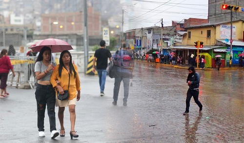 Alerta naranja por fenómeno meteorológico peligroso en Perú. Foto: composición LR/Andina Alerta naranja por fenómeno meteorológico peligroso en Perú.