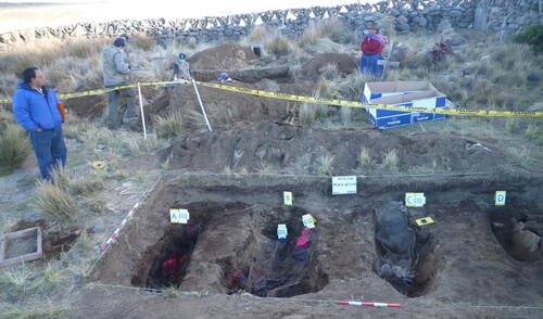 Aún están pendientes un gran número de exhumaciones de fosas donde habría personas desaparecidas.