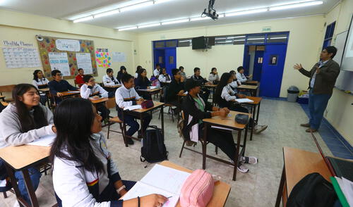 Proyecto de ley del Congreso, sobre la carrera docente, ampliaría el plazo hasta el 2027. Foto: Andina Docentes de la Carrera Pública Magisterial
