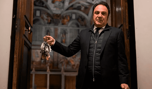 Gianni Crea recorre alrededor de 7,5 kilómetros por las instalaciones del Vaticano para abrir todas sus puertas. Foto: difusión Gianni Crea recorre alrededor de 7,5 kilómetros por las instalaciones del Vaticano para abrir todas sus puertas.