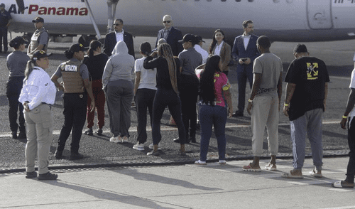 Estados Unidos deporta a más de 170 migrantes venezolanos desde Guantánamo, en medio de controversia y críticas. Foto: La Prensa de Honduras Estados Unidos deporta a más de 170 migrantes venezolanos desde Guantánamo, en medio de controversia y críticas.